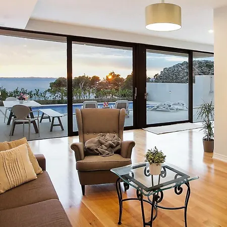 ヴィラ Sima マカルスカ